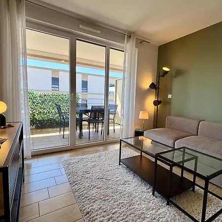 6th Floor With Terrace *