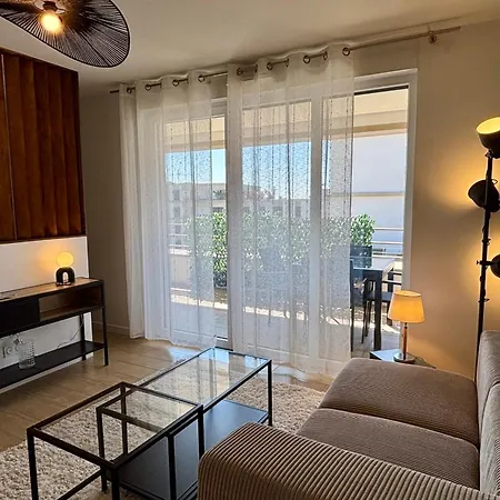 6th Floor With Terrace *